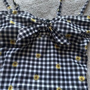 Old Navy swimsuit. Size XL. Used few times. Cute pattern, very good condition.